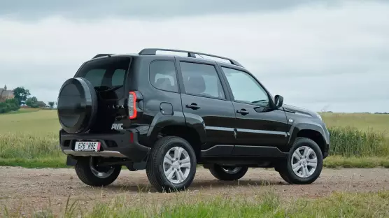 Lada Niva Travel