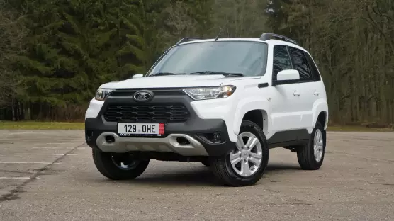 Lada Niva Travel